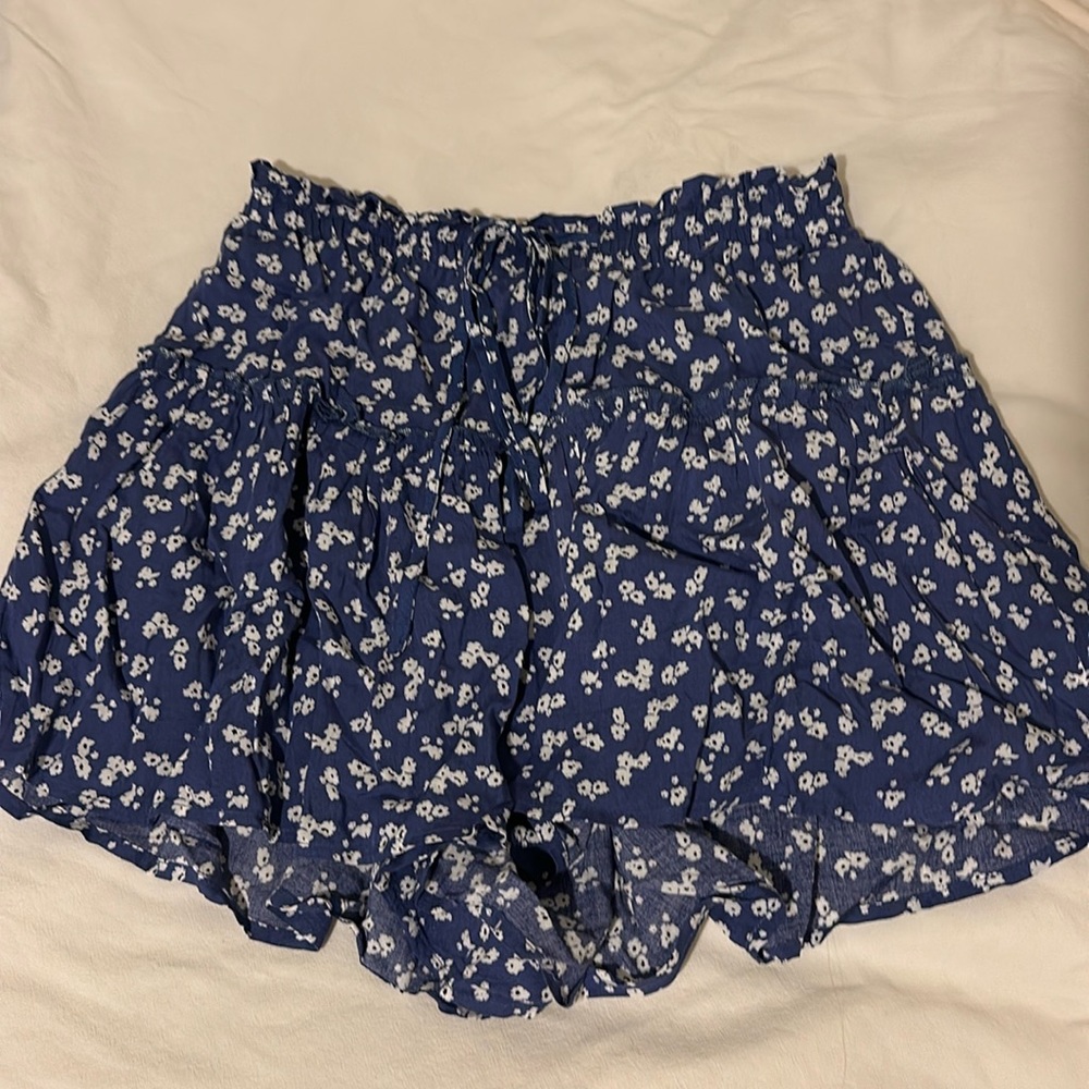Blue floral skort